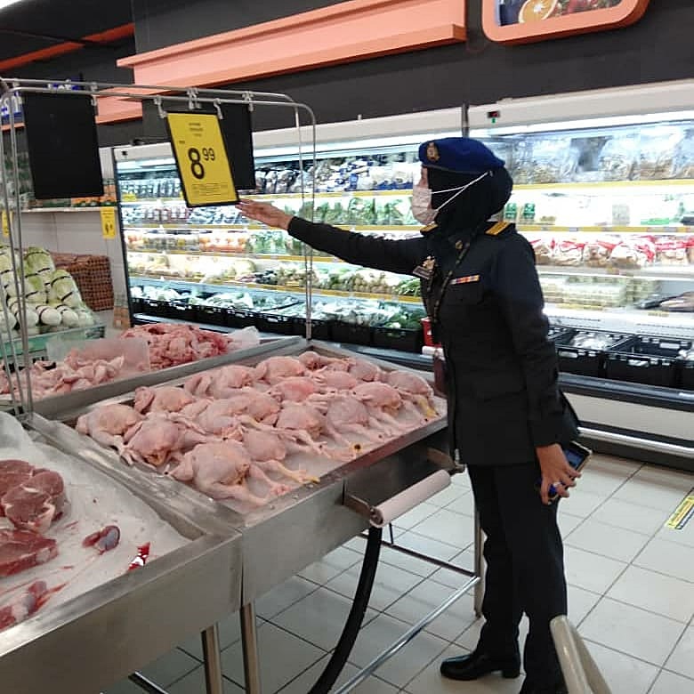 东：丹贸消局展开监督鸡肉价格行动，33名贩商同意将鸡肉的价格下调至每公斤9令吉或以下，降幅介于10至50仙。