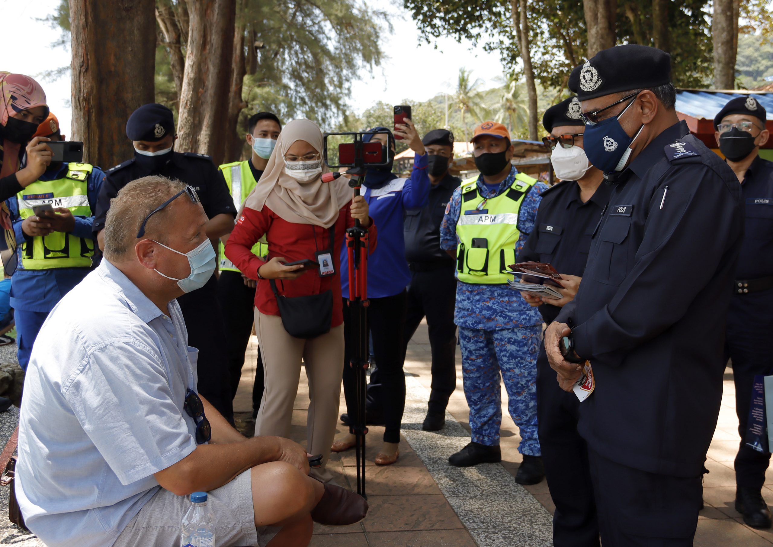 东：彭总警长：彭州旅游景点开放后 将参考浮罗交怡情况