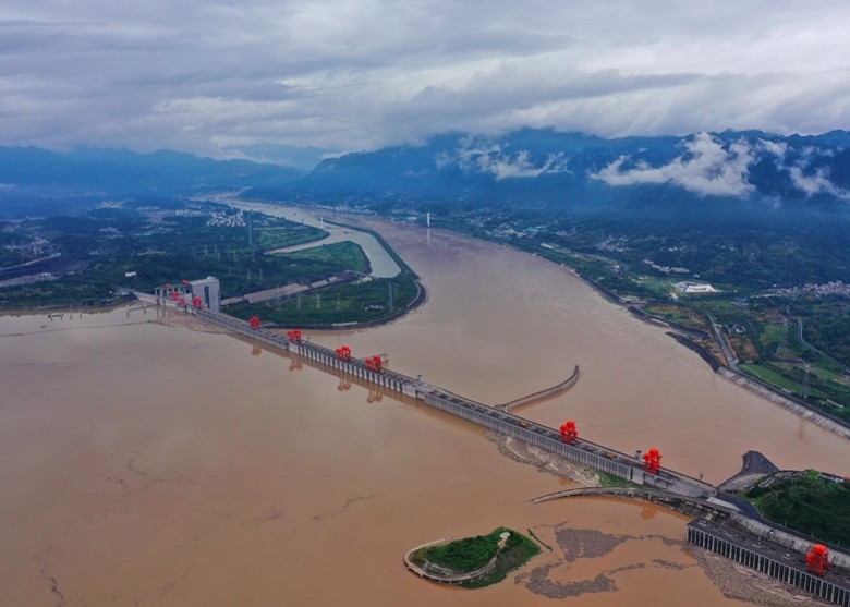 中国／长江支流洪水涌入　淹磁器口古镇群众撤离 