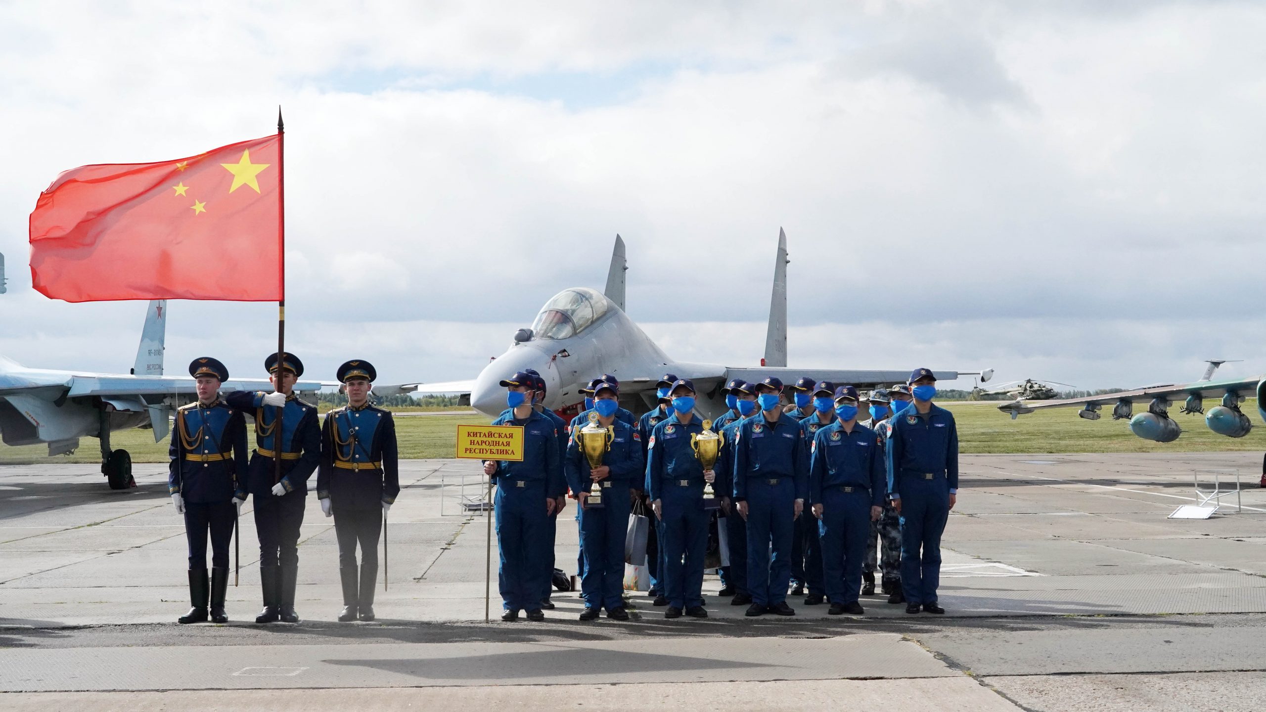 俄罗斯／中国歼-16国际首秀 比赛不敌苏-30SM