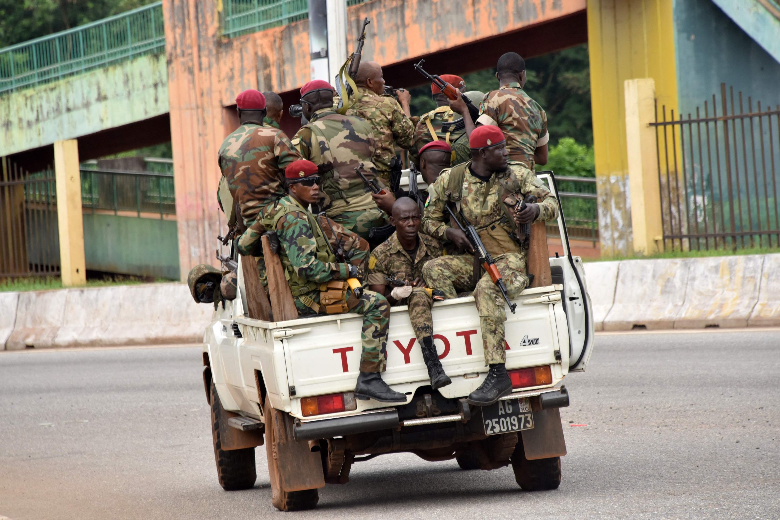 几内亚疑爆发军事政变 叛军宣称拘捕总统