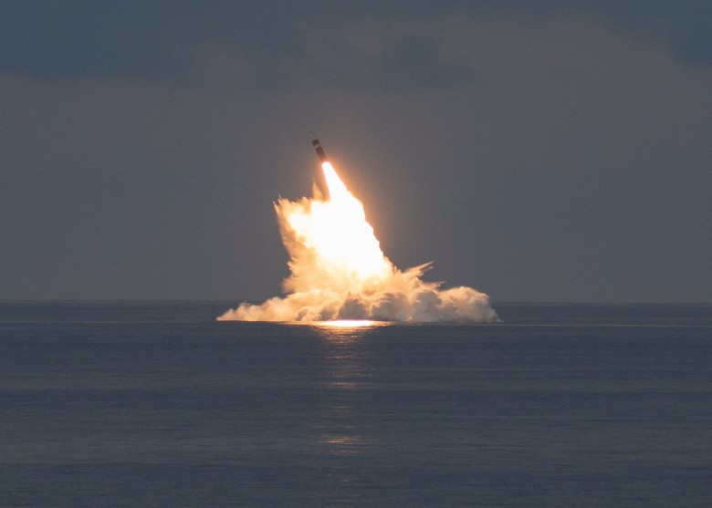 图与文）美武力示警中俄朝　战略核潜艇射导弹