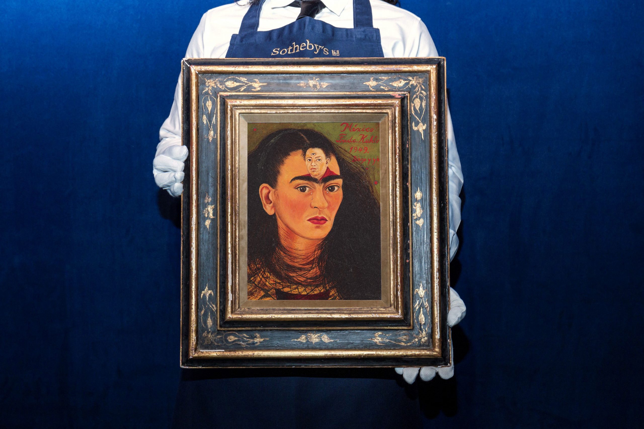 墨西哥传奇女画家自画像 估价逾8亿料破拍卖纪录