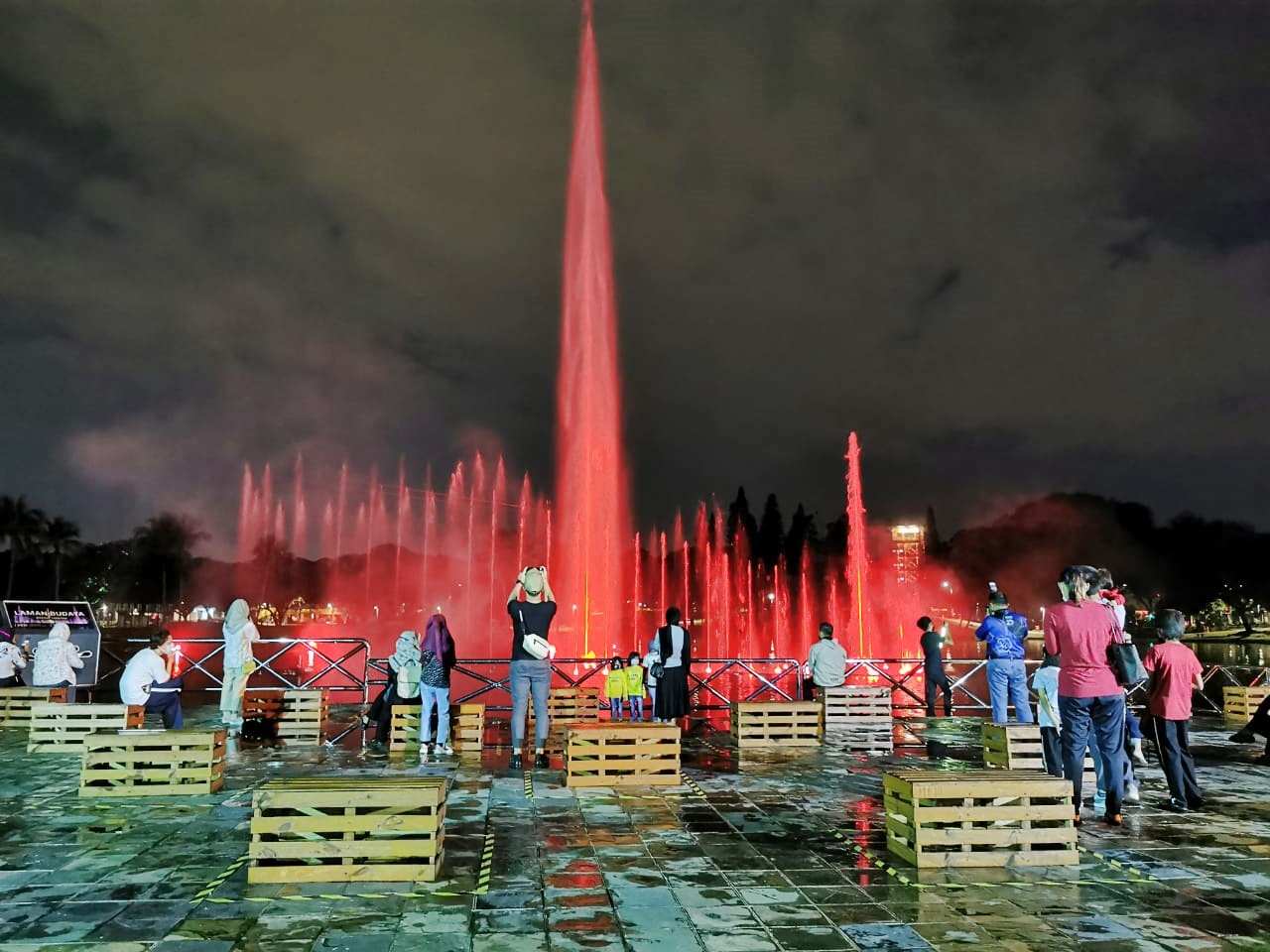 大都会/沙亚南湖滨公园音乐喷泉重新开放