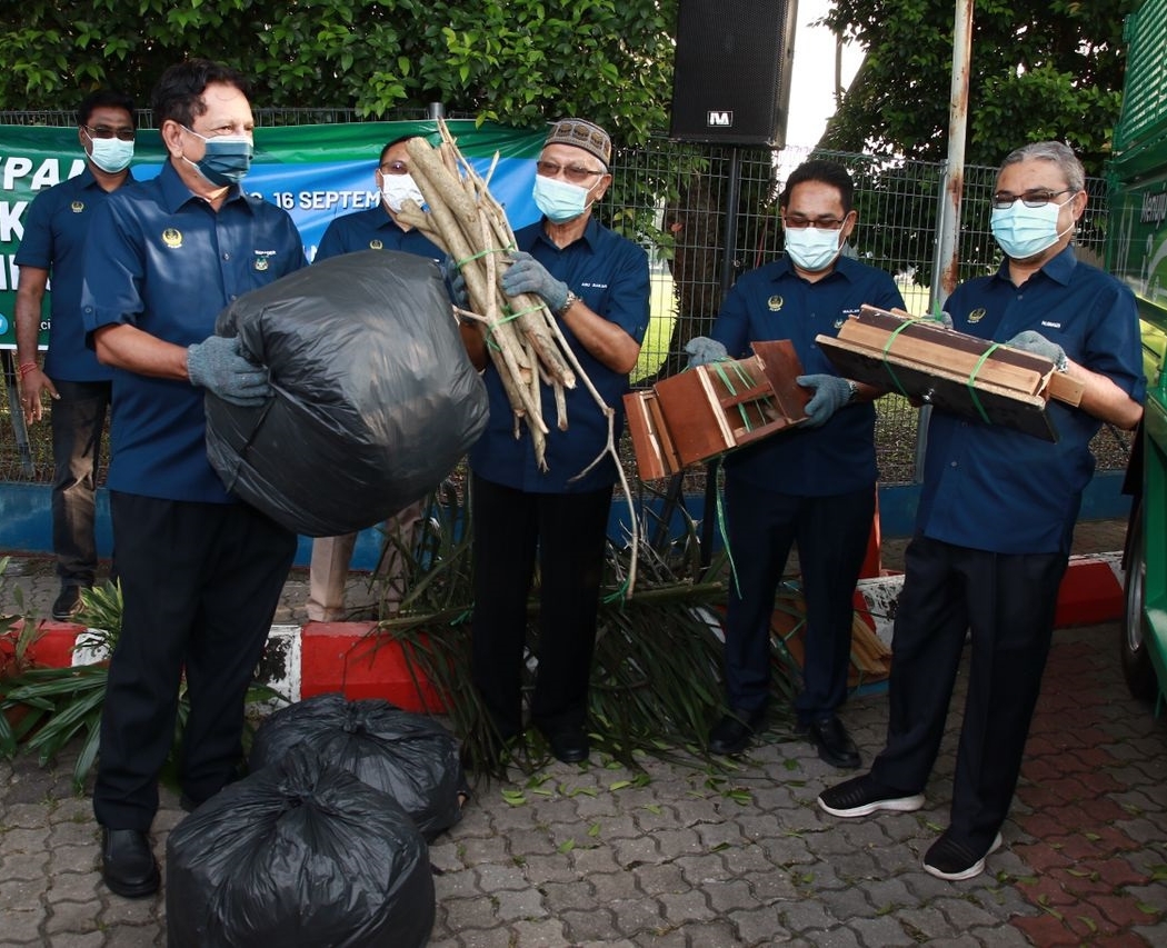 大霹雳时事焦点／怡市长：收集垃圾服务9月20日起恢复 每周三次变二次为期一个月 