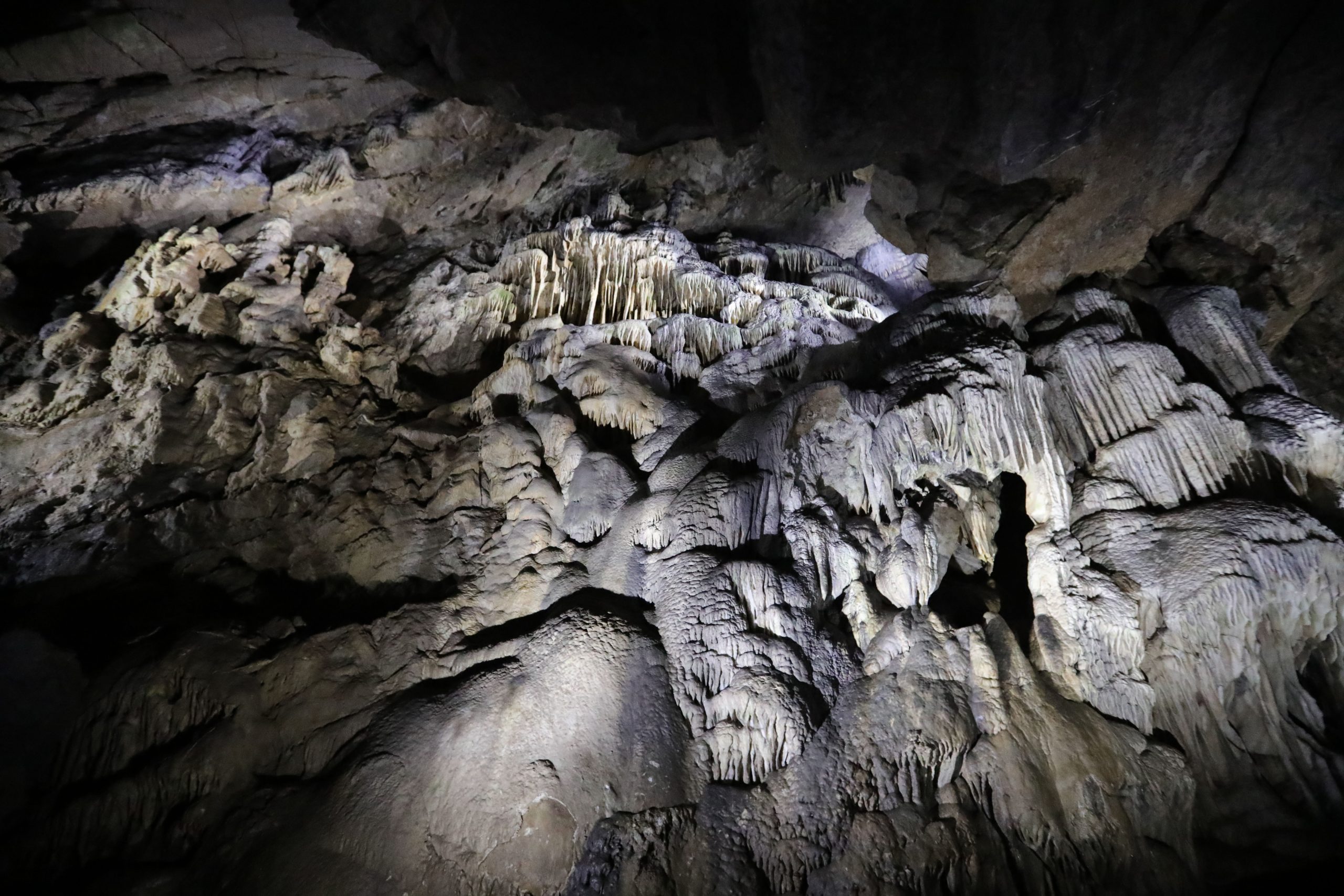 比利时唯一的米其林三星自然景观——汉溶洞