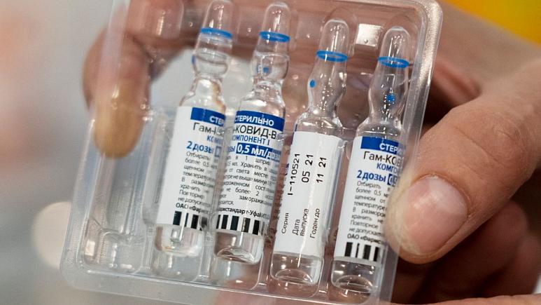 美国拟增购数百万辉瑞疫苗赠全球 世卫暂停审查俄罗斯疫苗
