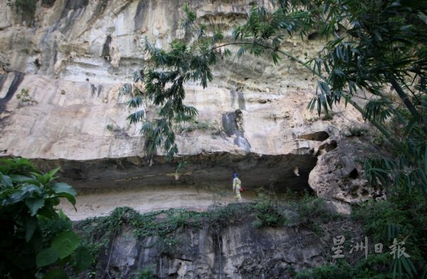 洞穴壁画 | 拱桥洞穴 发现千年壁画 约2500至4000年历史画作精美