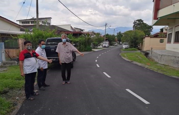 霹：红毛丹长贵花园道路破烂获重铺