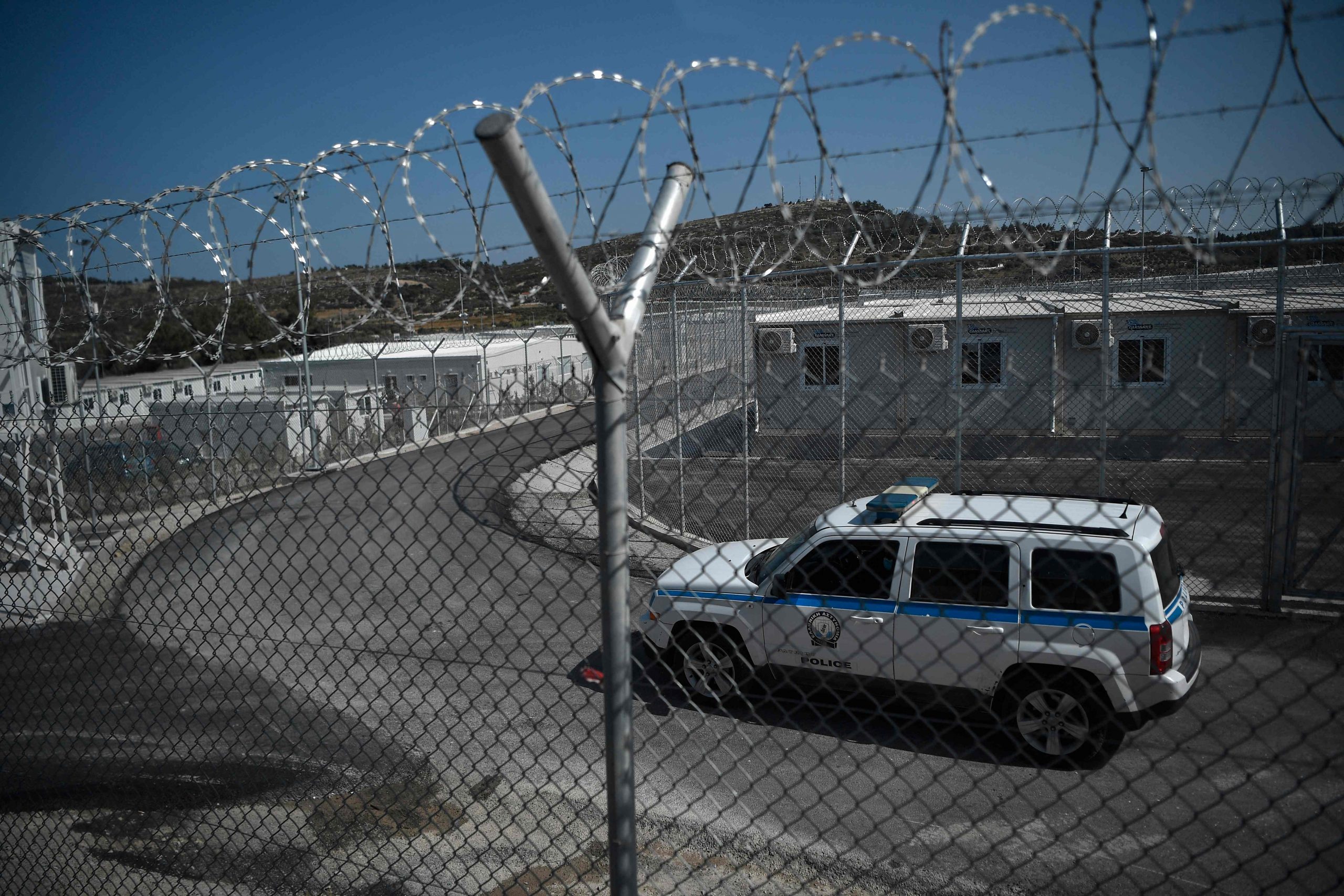 首座欧盟出资难民营建满「带刺铁丝网」 人权团体批：像座监狱
