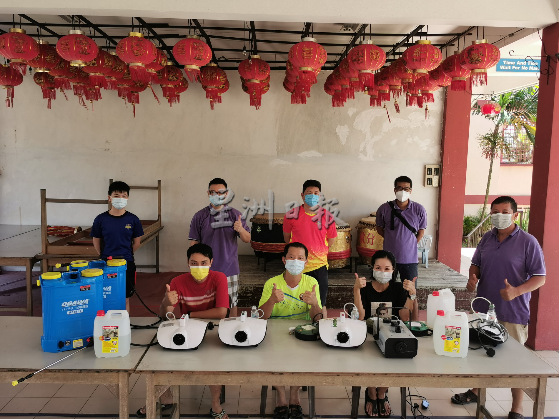 东：配合低年级学生复课日，淡马鲁启智华小家协为学校做好全面防疫工作，准备迎接休息多月返校上课的学生。