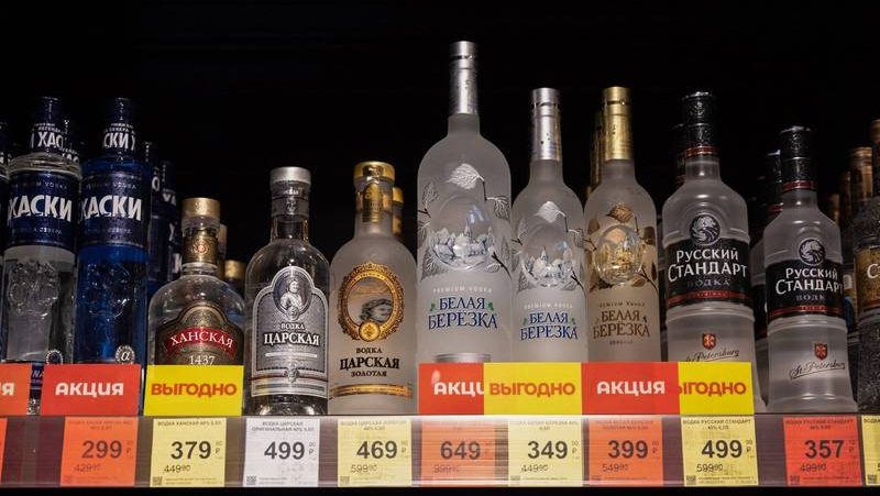俄国再传大规模甲醇中毒  18人喝假酒死亡