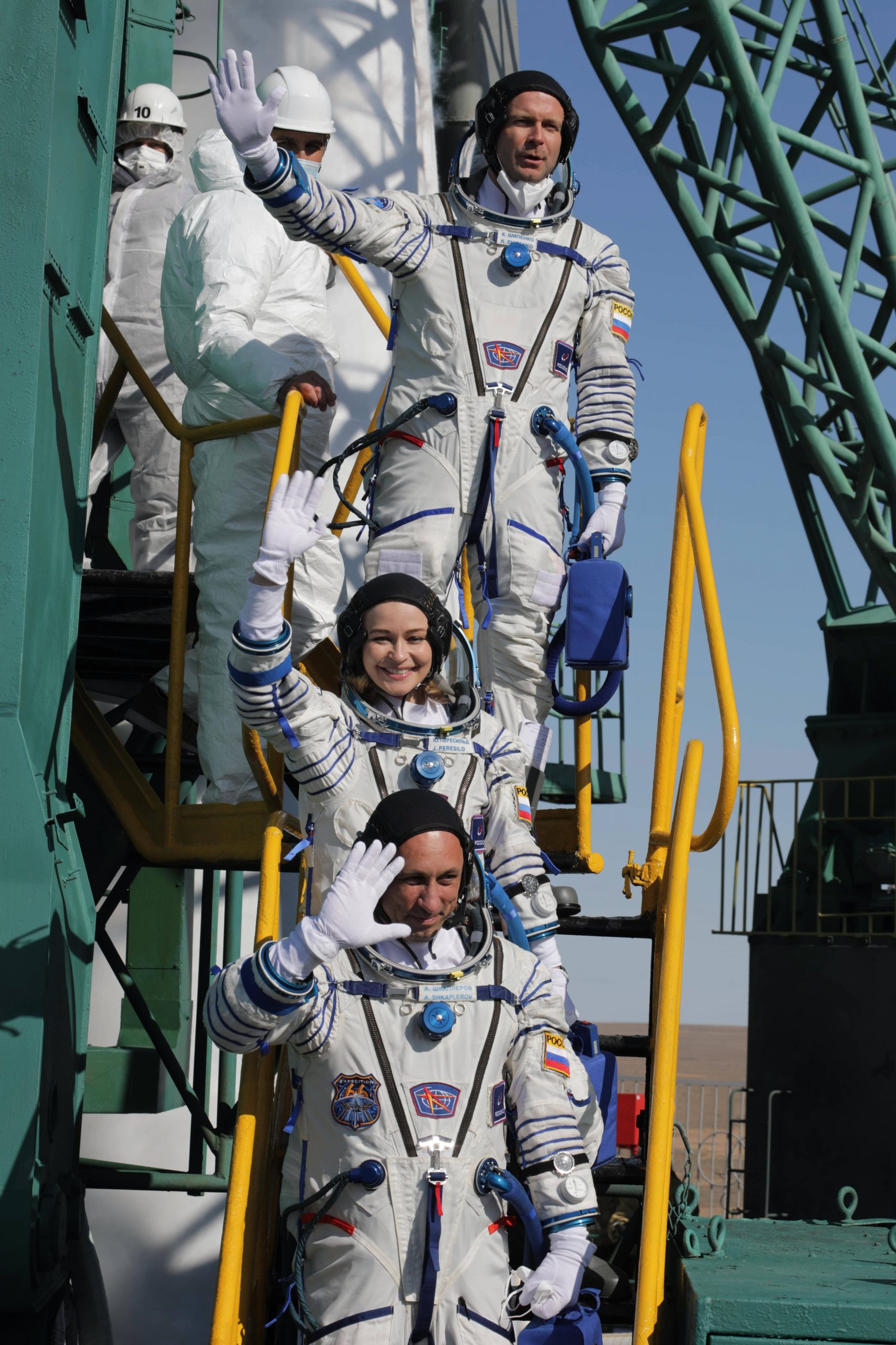 史上首次太空拍电影 俄导演与女演员抵达国际太空站