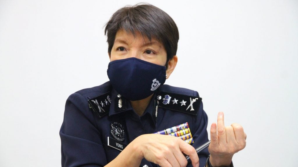杨丽珠：不后悔加入警队      “下辈子还想当警察”