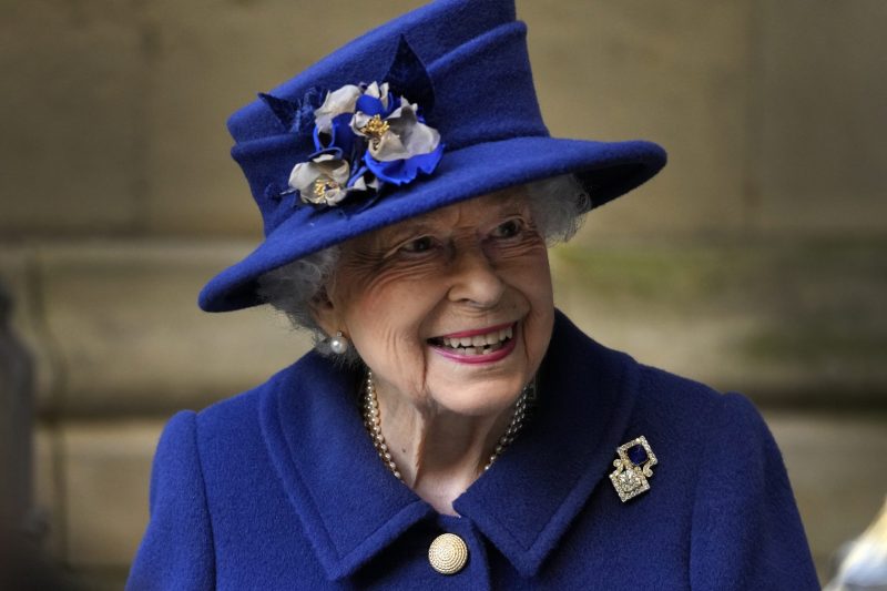 听医师的话取消访问北爱 95岁英女王住院接受检查 