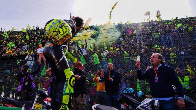 征战MotoGP破茧而出  夸塔拉罗首圆世冠梦