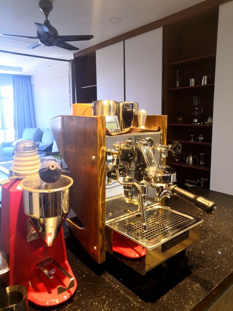 喜欢咖啡到自研专属咖啡味道，咖啡玩家打造自家咖啡馆