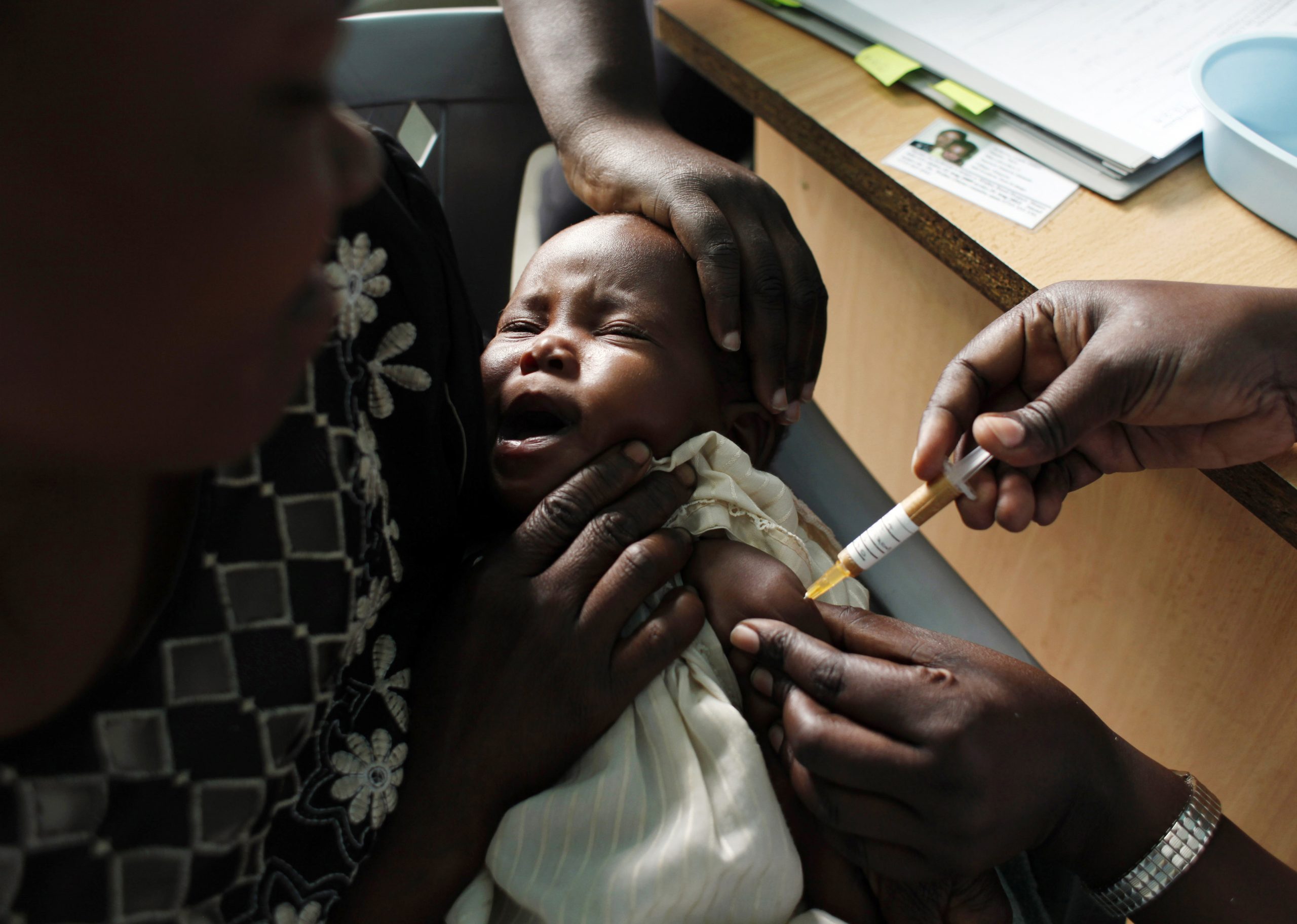 每2分钟就有一名儿童死于疟疾 世卫批准全球首款疫苗