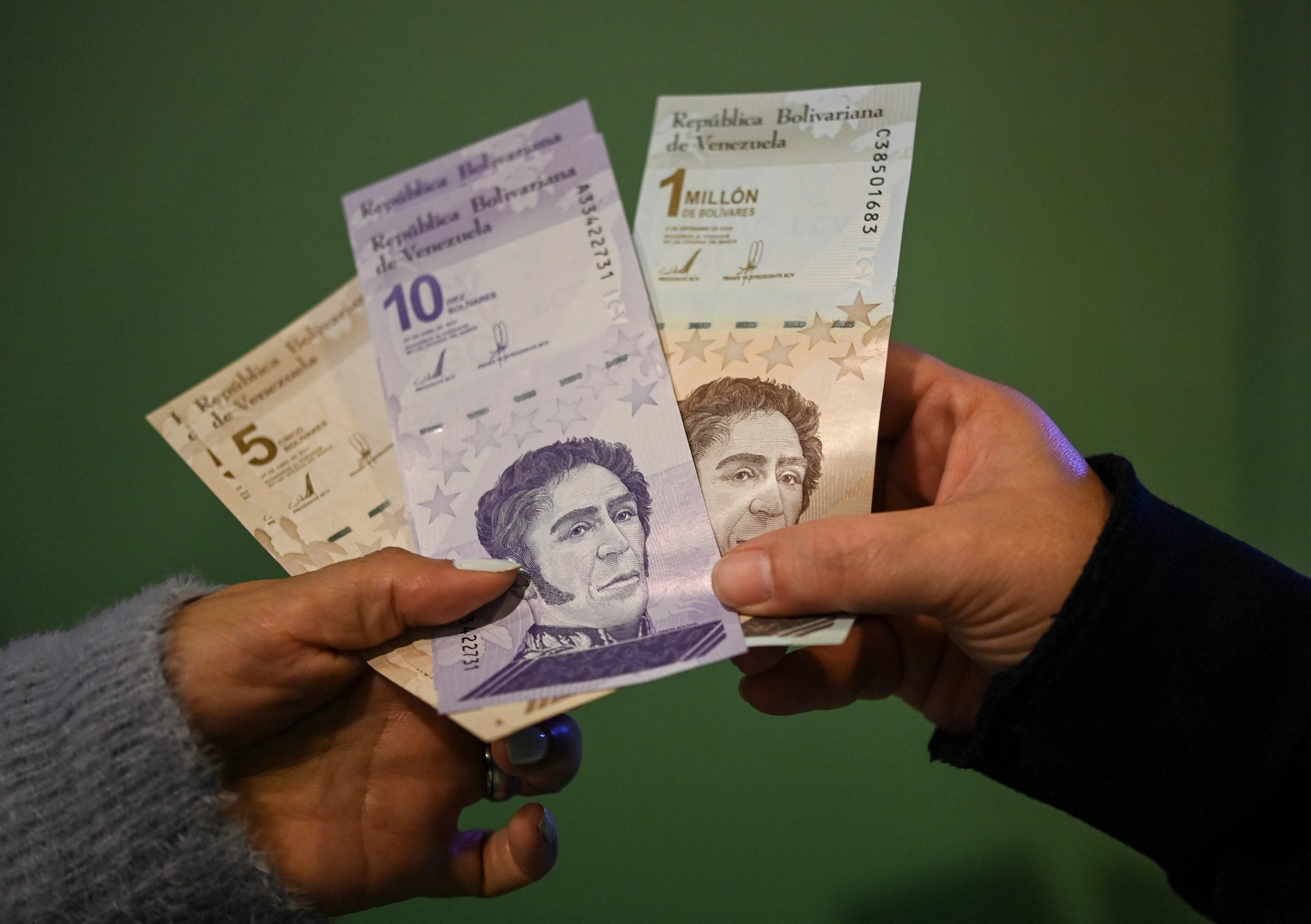 通胀严重 委内瑞拉百万纸钞砍6个零 一夜间变成仅1玻利瓦尔