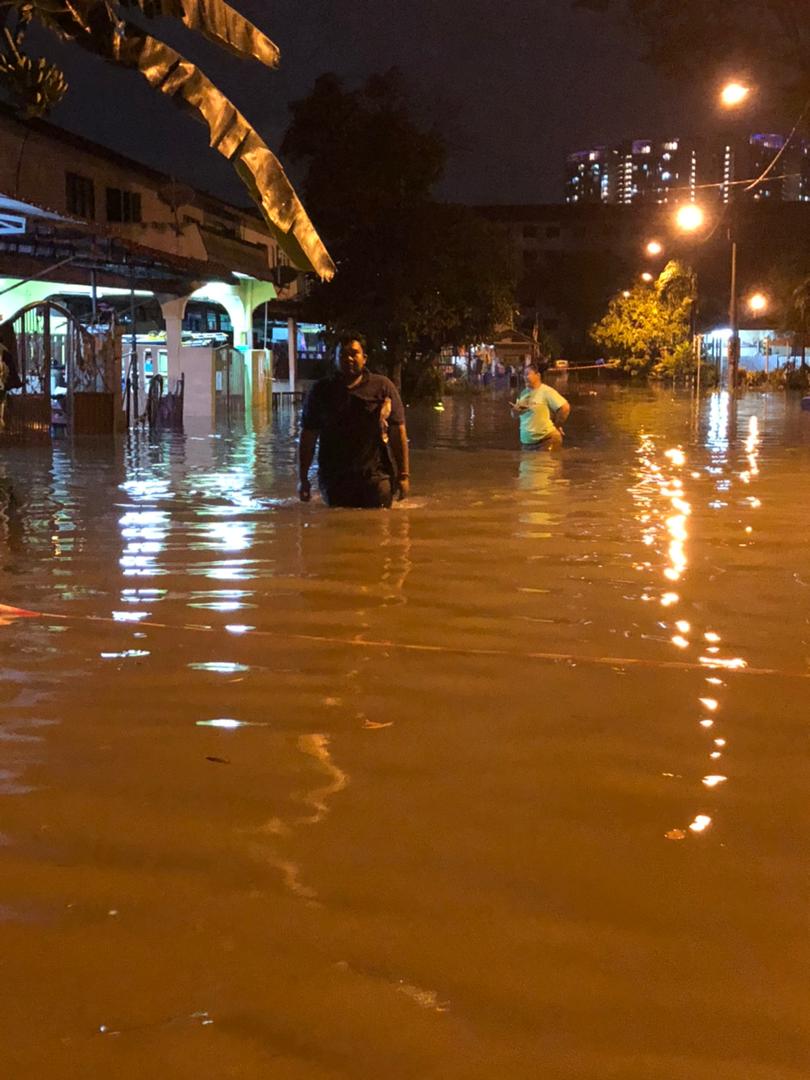 长命雨致防堤破裂·拉布河泛滥 100户受灾