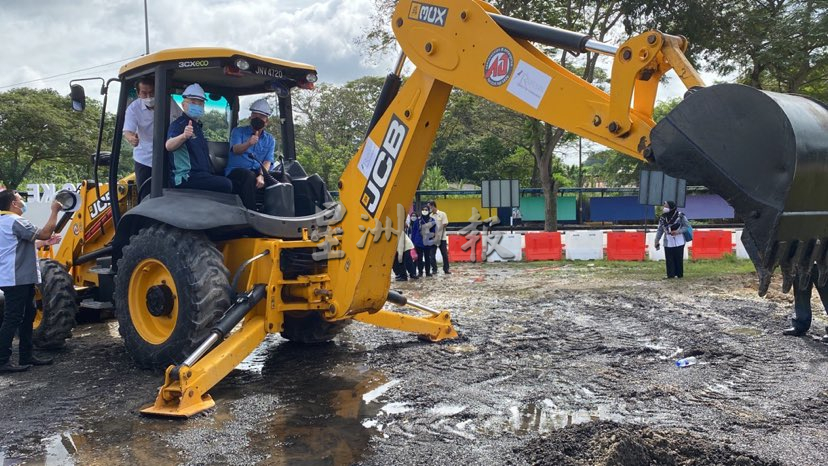 **已签发（请置头条）**柔：封面：全国死亡车祸黑区之一联邦50号公路，道路提升与新增措施工程今动土