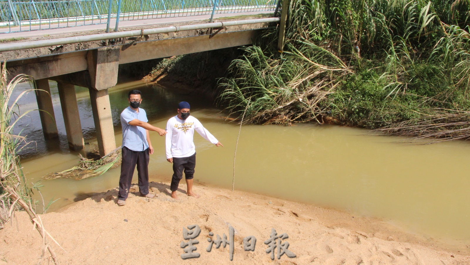 柔：【民生特工队】：排水不及造成闪电水灾，居民盼政府挖深河床