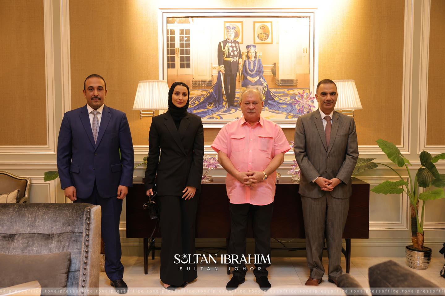 柔：新闻：柔苏丹接见卡塔尔驻马大使  受邀出席2022世界杯赛