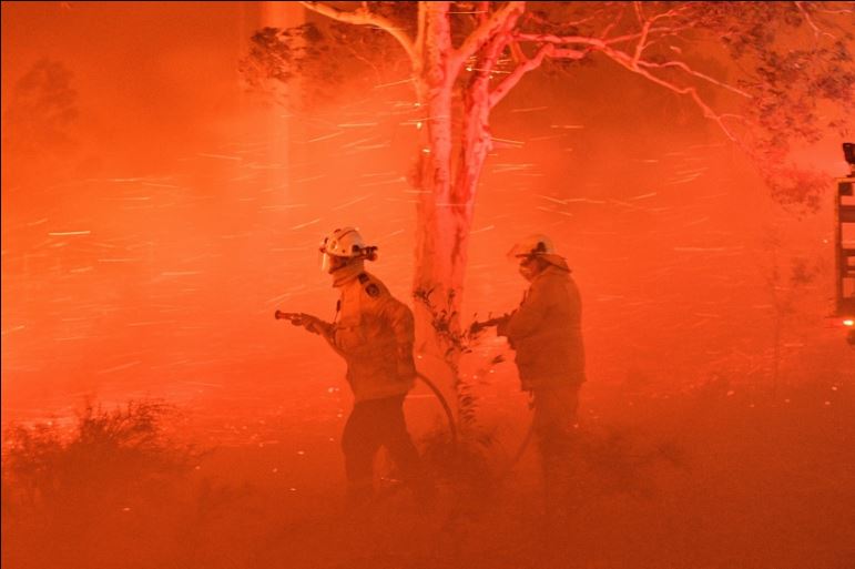 澳洲野火愈燒愈烈 研究：氣候變遷是“壓倒性因素”