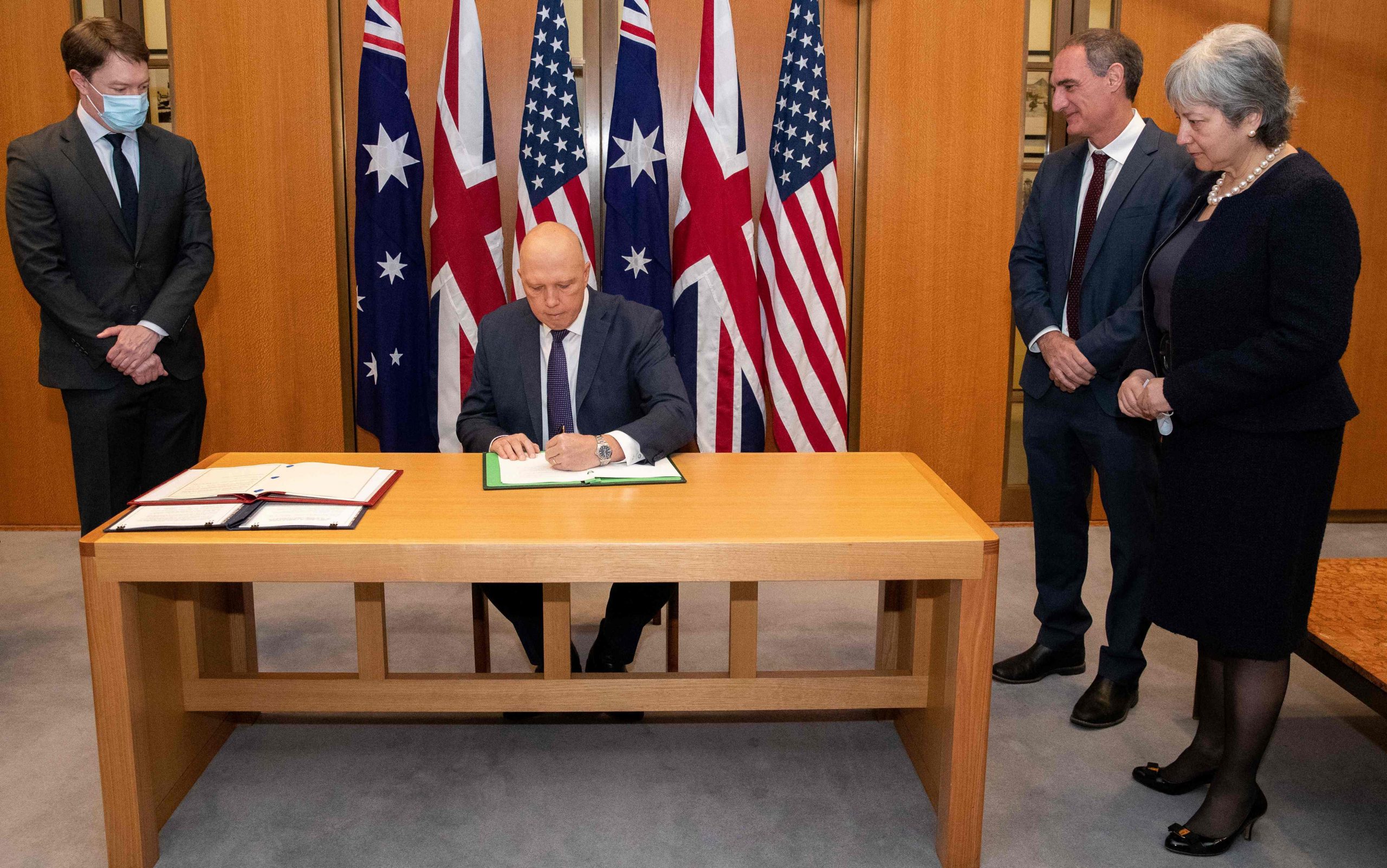 澳美英签署文件 澳洲将添8艘核动力潜舰