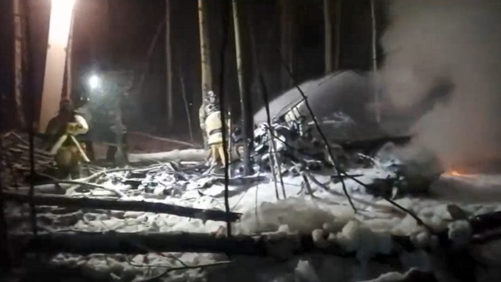 白俄运输机坠毁 7人遇难