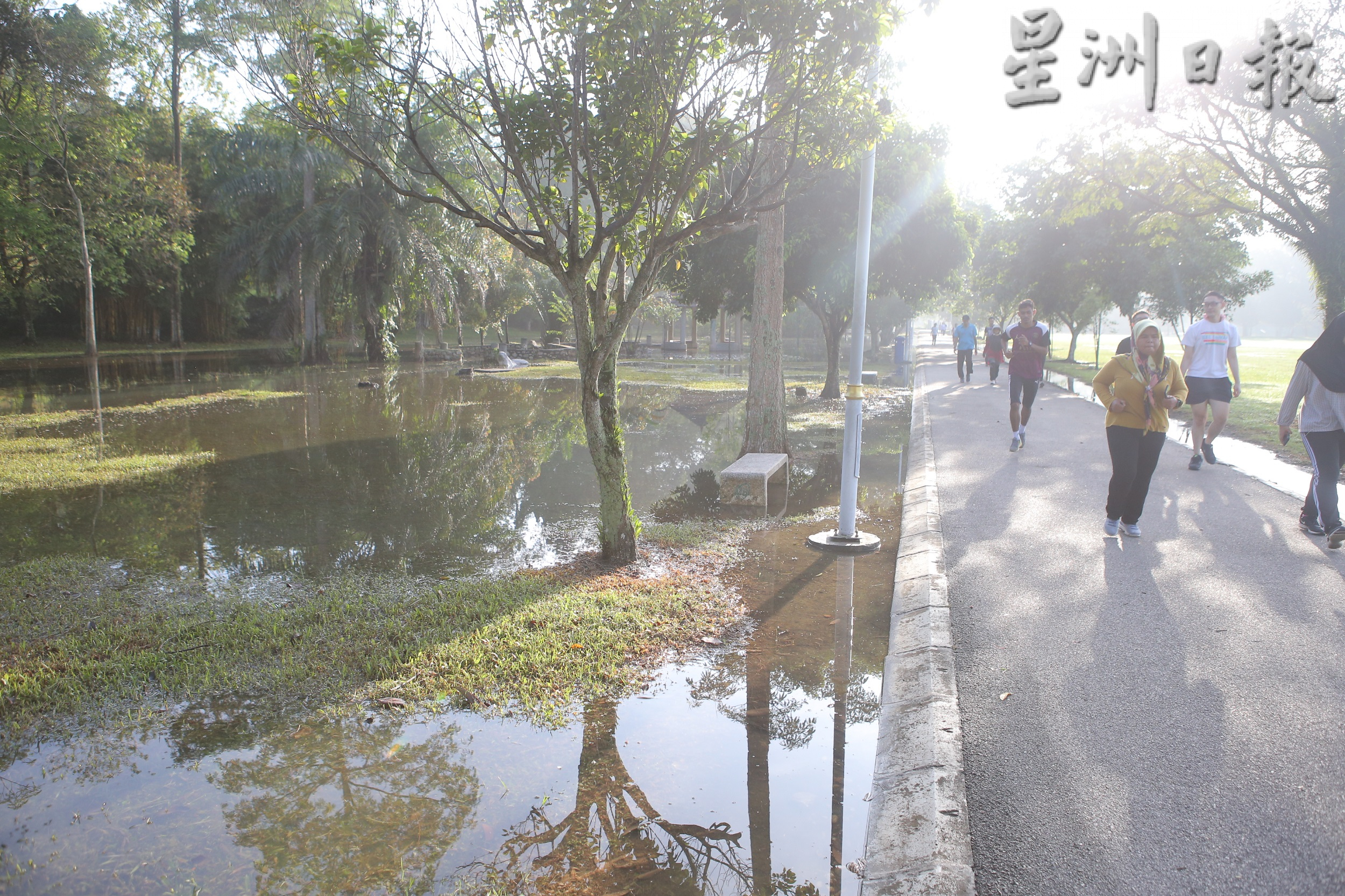 社区动态／怡马球场公园 雨季部分淹水晨运不便