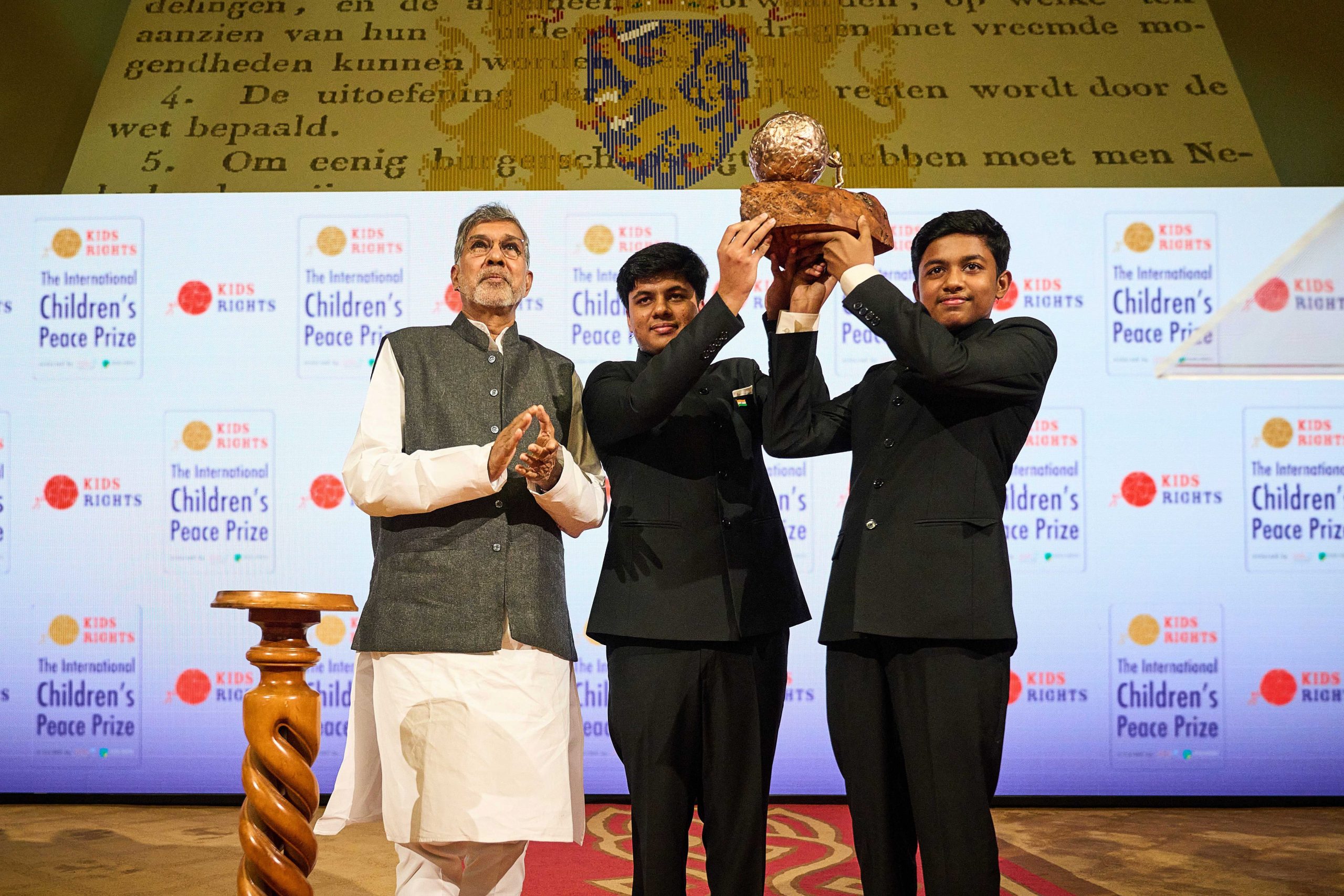 致力解决生活垃圾污染    印度兄弟获国际奖