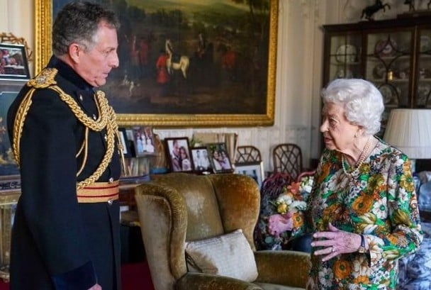 英女王接见国防参谋长　近1个月首亲身履公务
