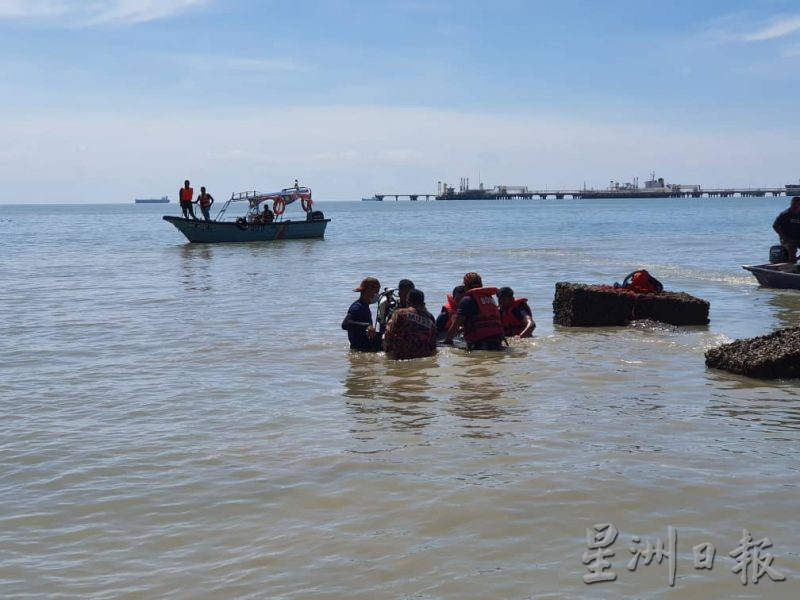 （古城版）印裔少年海边嬉戏遭遇意外不幸身亡