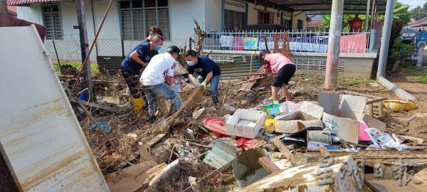 供FB／森马华志工团60人圣诞节赴知知港灾区，助灾黎清理家园