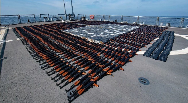 图从伊朗偷运至也门 美军缴获1400支步枪和弹药