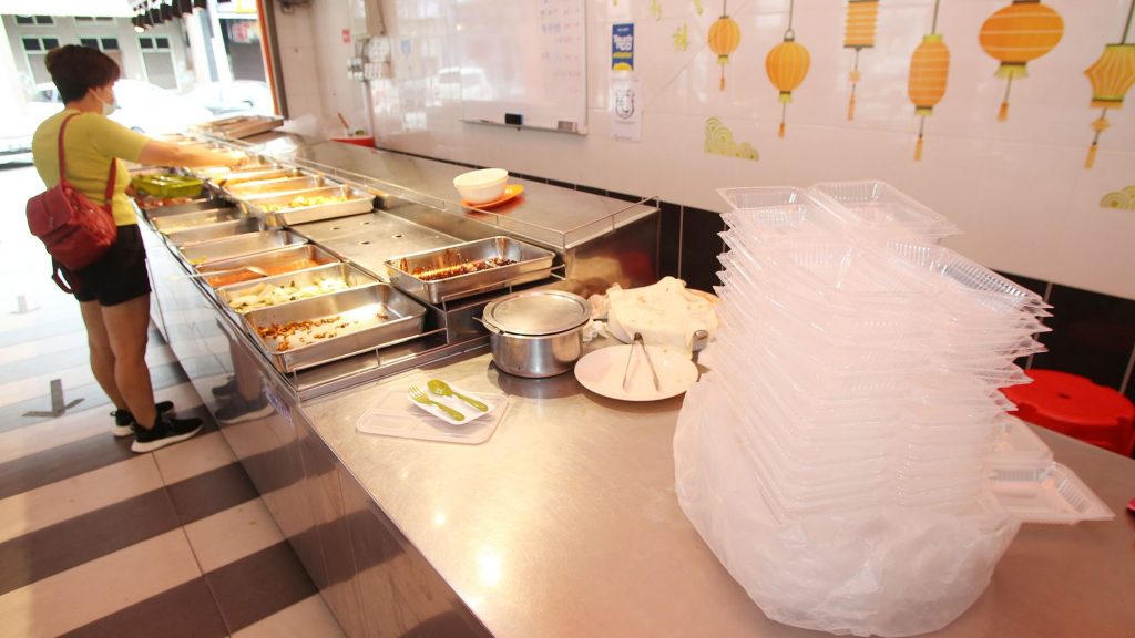 原料缺货价格步步涨 食品袋子塑胶饭盒起10至20%