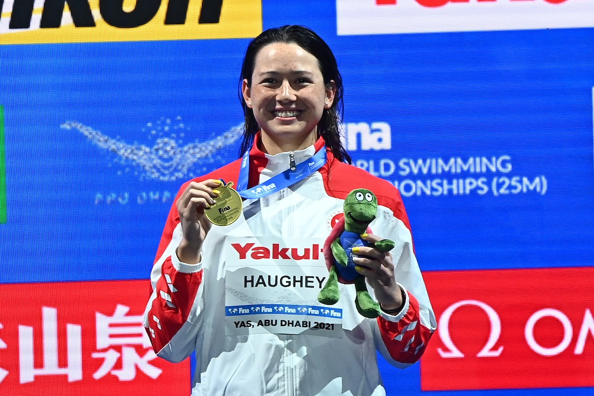 女200公尺自泳刷世猷  何诗蓓成香港首位世冠