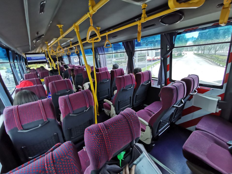 已签发∕新加坡∕新马VTL巴士有一半空位？ 业者吁仅买所需
