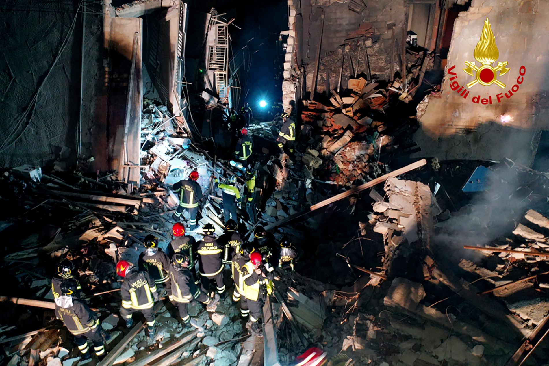   意大利西西里煤气爆炸建筑倒塌 1死12失踪