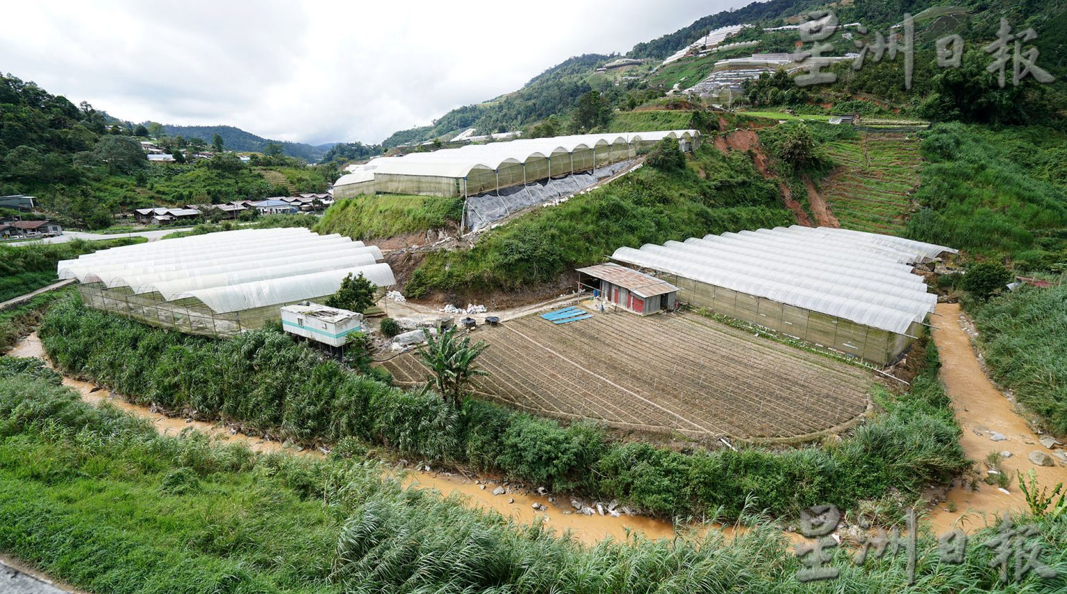 新邦波赖金马仑路土崩 高原蔬菜运输略耽误 菜价波动不大