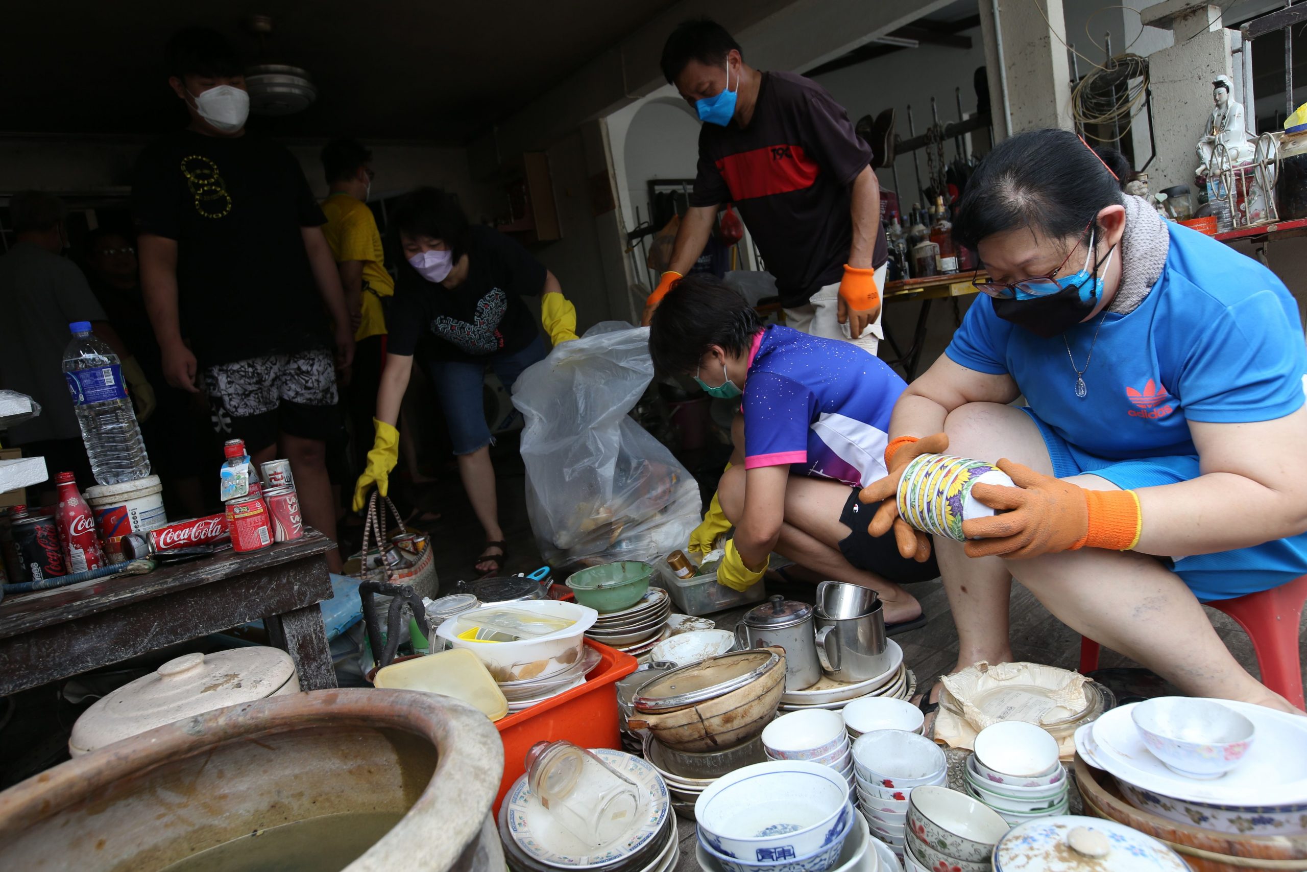 暖势力∕主∕全国/在慈济号召下，逾2200名义工赴灾区协助清理家园！
