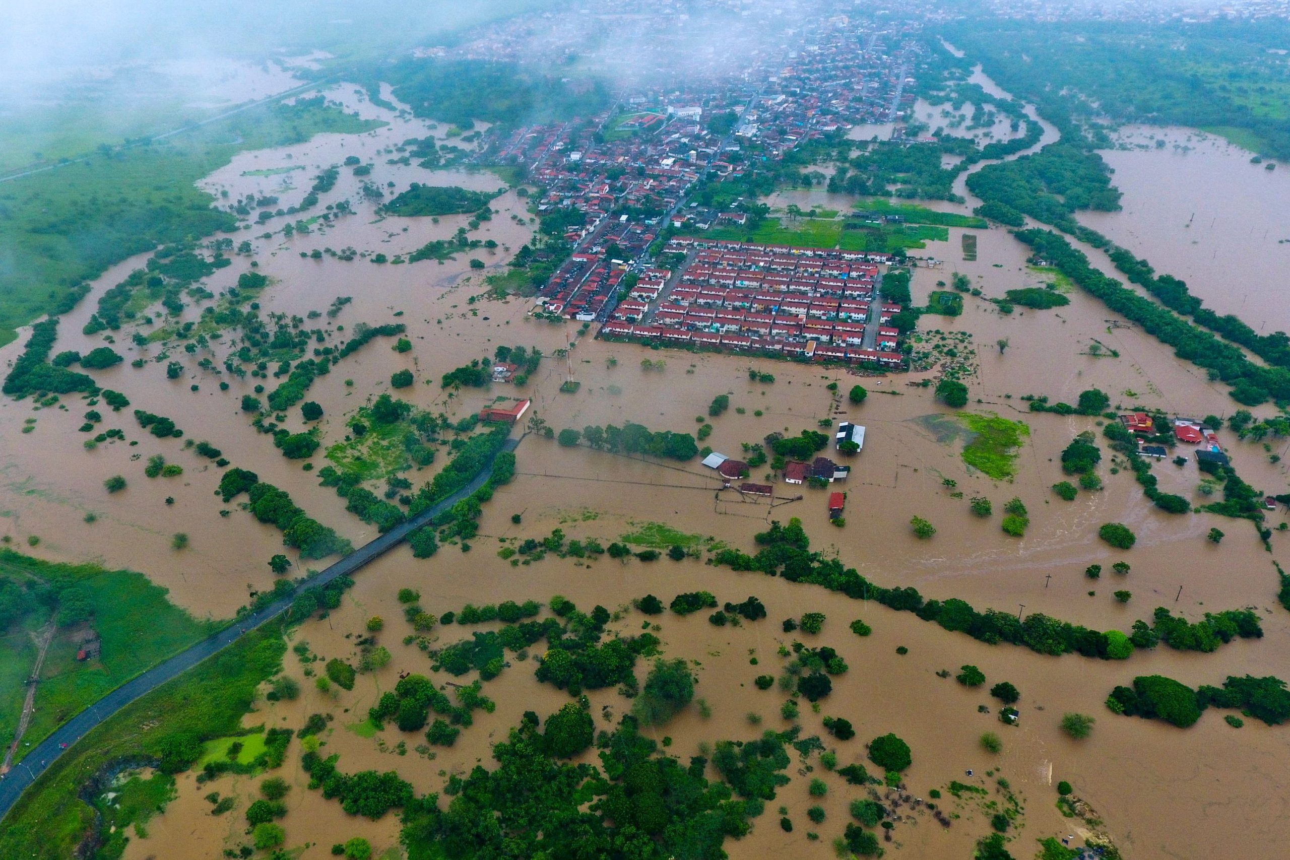 巴西里约暴雨已导致至少七人死亡 超5000人参与救援