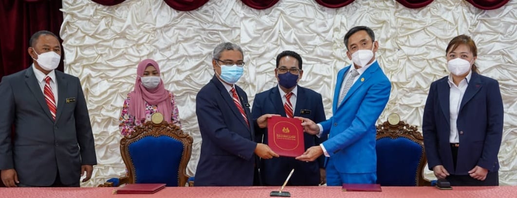 霹：怡保市政厅今日与特许公司 Selekta Spektra Sdn Bhd签署了卫星定期废料处理中心发展计划协议