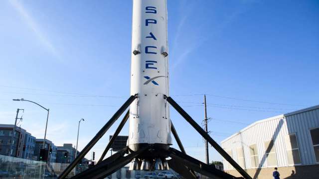 SpaceX卫星被指贴近中国太空站 中国网民“出征”马斯克