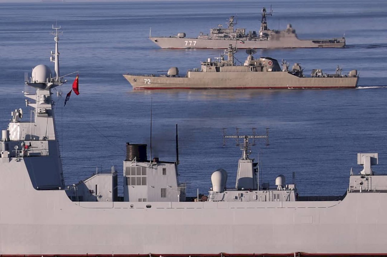 伊朗、中国、俄罗斯展开两天联合海上军演