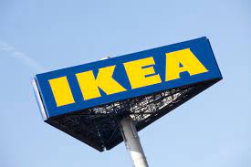 拼盘2图／英少女与IKEA同名 遭同学嘲笑决定改名