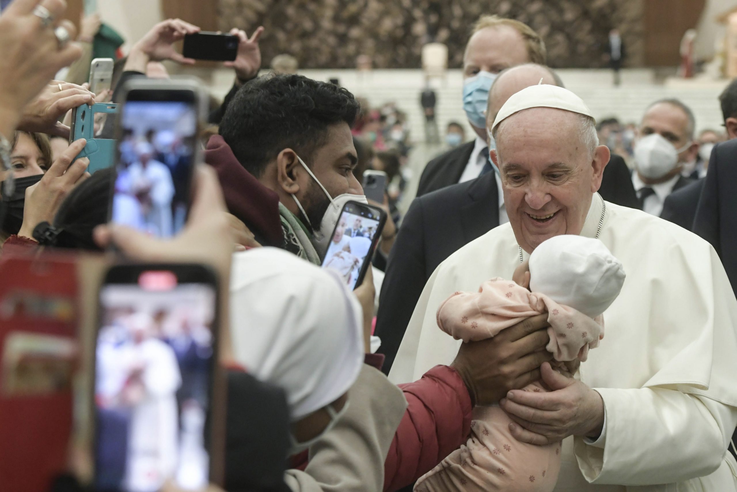 教宗吁勇于生育儿女 以宠物取代小孩有些自私