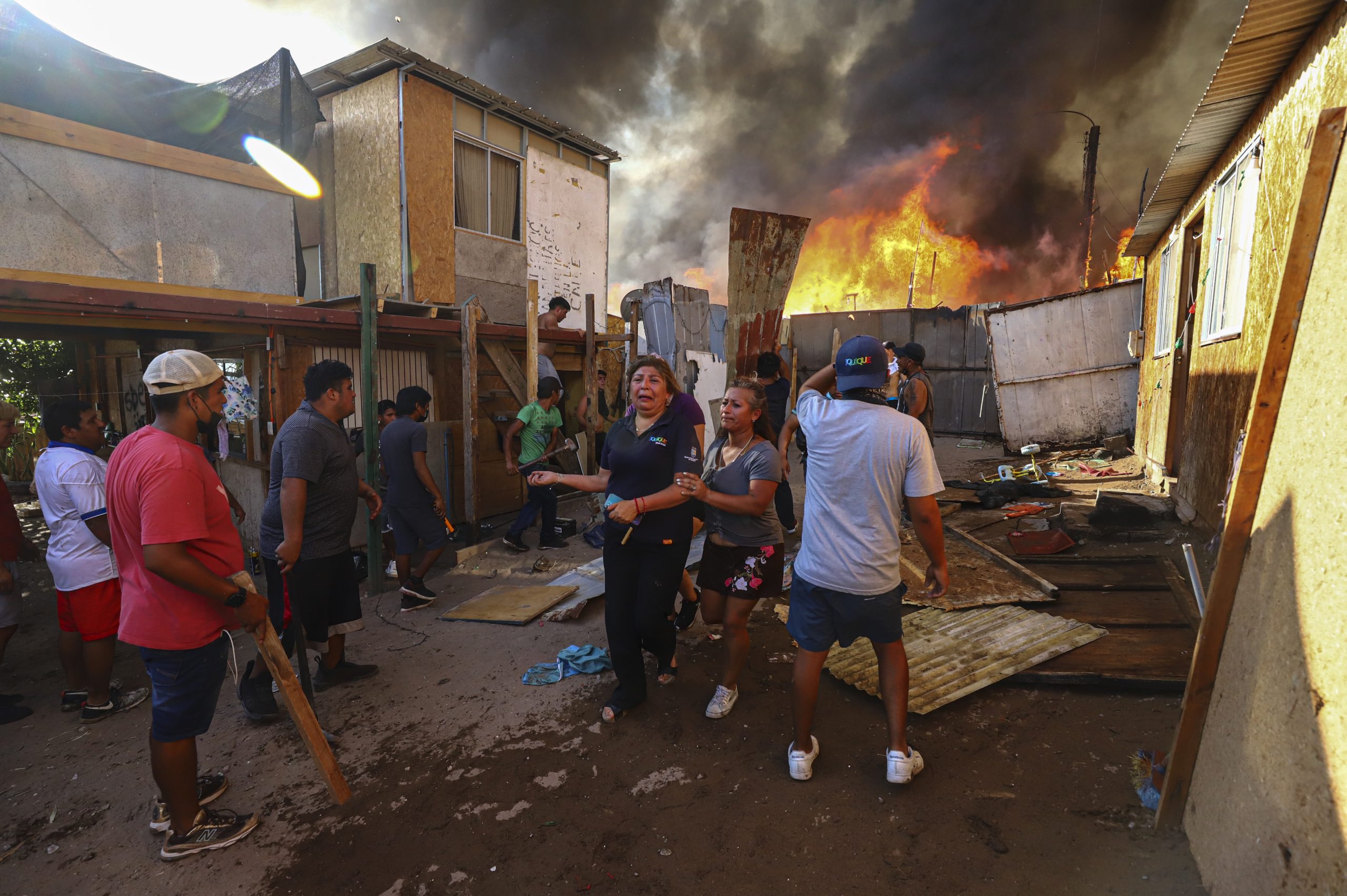 智利贫民窟大火逾百栋建筑被焚 400多人撤离