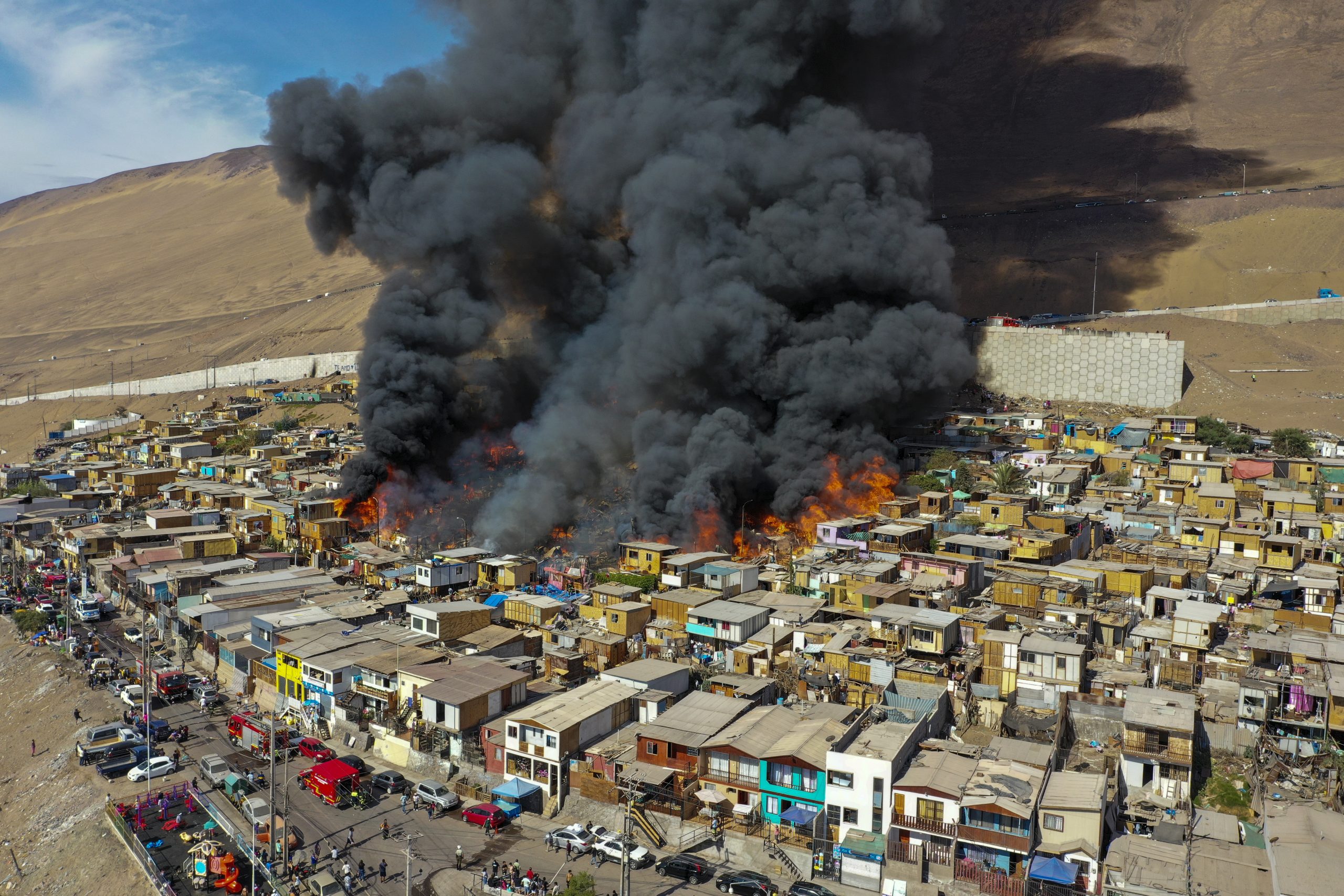 智利贫民窟大火逾百栋建筑被焚 400多人撤离